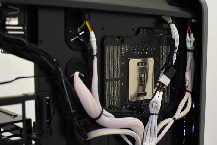Produktbild Digitec Zenon Z9000 (Intel Core i7-5960X, 32 GB, 1000 GB, GeForce GTX Titan X)