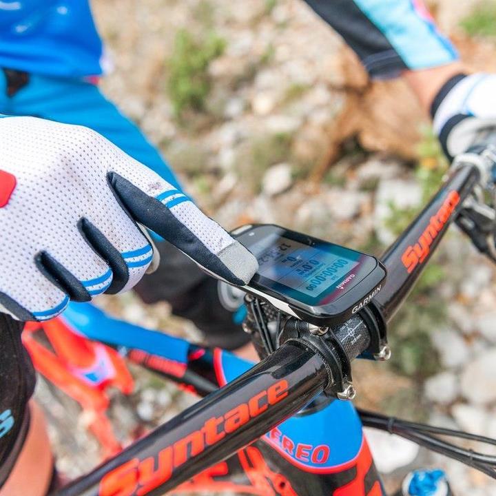 Actual product image Garmin Edge 1000 Pack + Topo Switzerland (Europe, Topo Switzerland)