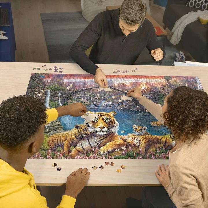 Actual product image Ravensburger Tiger in paradise lagoon (3000 pieces)