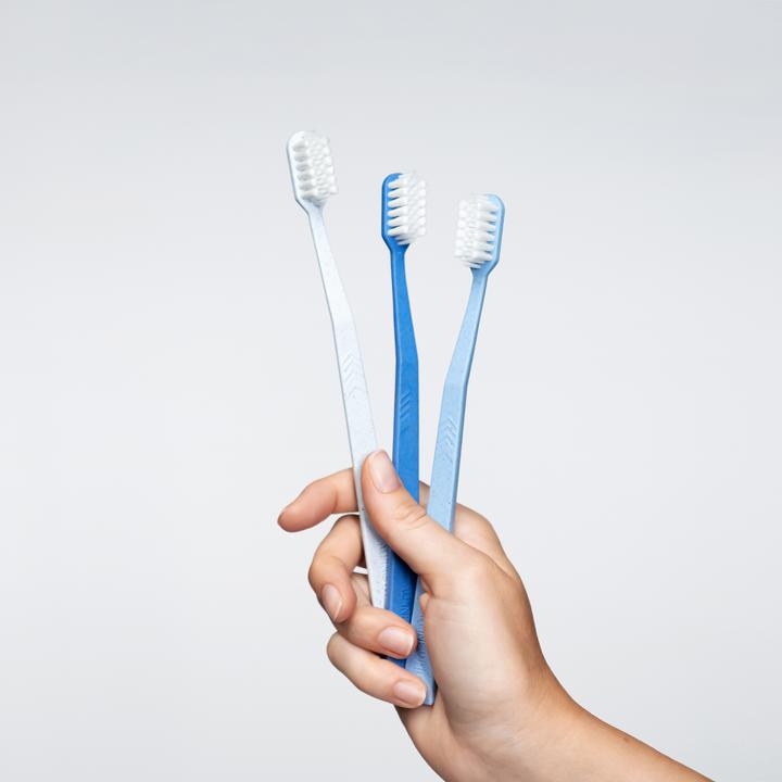 Produktbild Alpine White Toothbrush (Weich, 1 x)