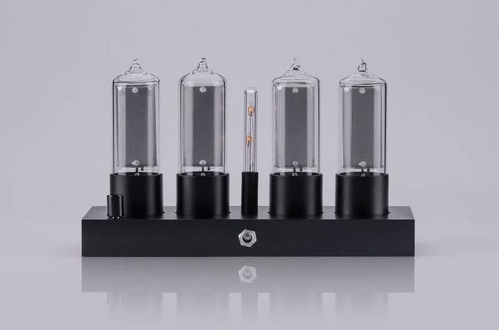 Image du produit Millclock NEU! ZIN18 Nixie-Uhr Klassiker Schwarzes Aluminiumgehäuse 4 Röhren.