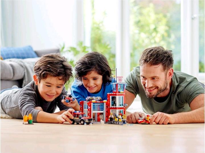 Produktbild LEGO Feuerwehr Station (60215, LEGO City)