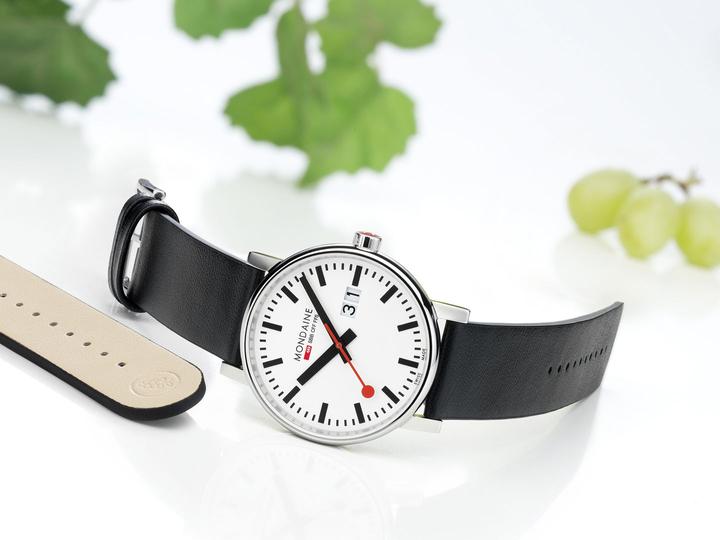 Actual product image Mondaine Evo2 (Analogue wristwatch, Swiss made, 40 mm)