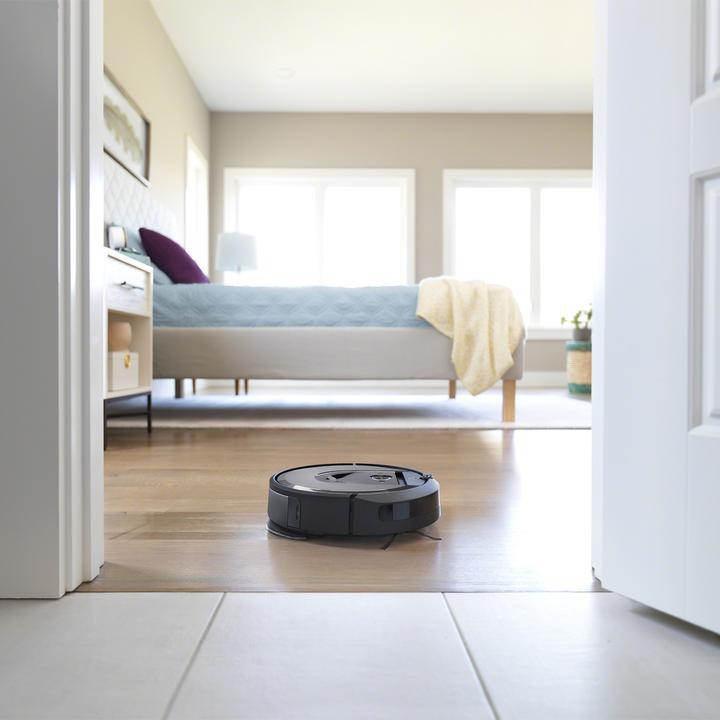 Actual product image iRobot Roomba Combo i8+ (Vacuum mopping robot)