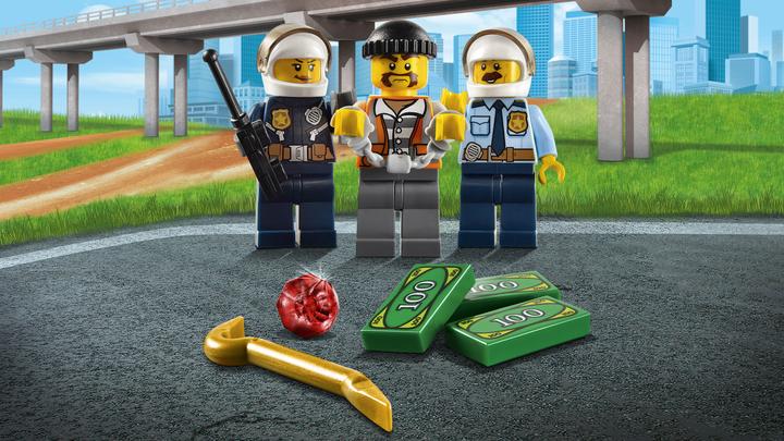 Actual product image LEGO Tow truck on the road (60137, LEGO City)