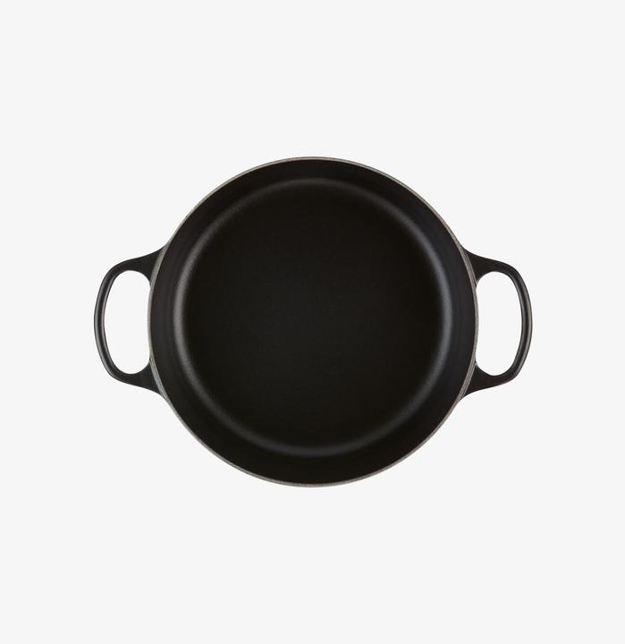Produktbild Le Creuset Gourmet-Bräter Signature 24 cm Schwarz (24 cm, Bräter + Schmortopf, Gusseisen)