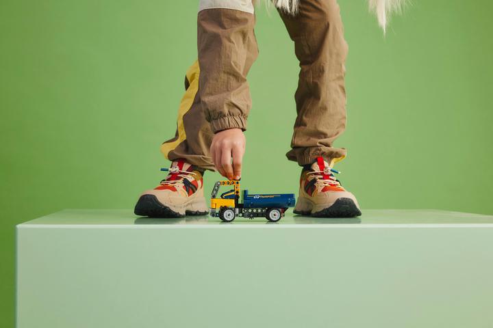 Actual product image LEGO Dump truck (42147, LEGO Technic)