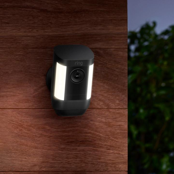 Image du produit Ring Spotlight Cam Pro (1920 x 1080 Pixels)