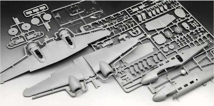 Produktbild Revell Model Set Beechcraft Model 18