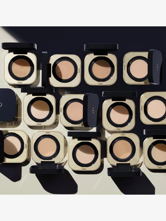 Actual product image Clé De Peau Cushion Foundation Natural O30 (O30 - Medium Ocher)