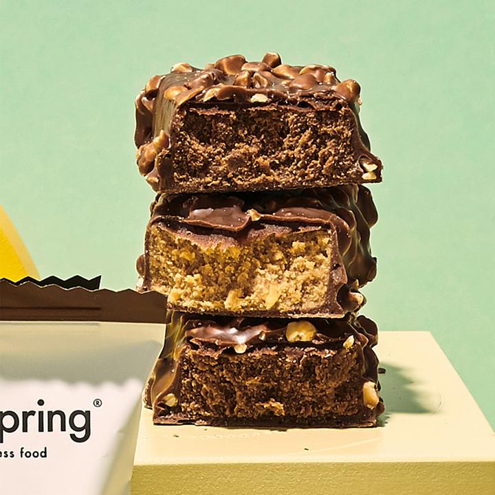 Immagine prodotto Foodspring Vegan Protein Bar Extra a strati (Croccante alla nocciola, 12 pz., 540 g)
