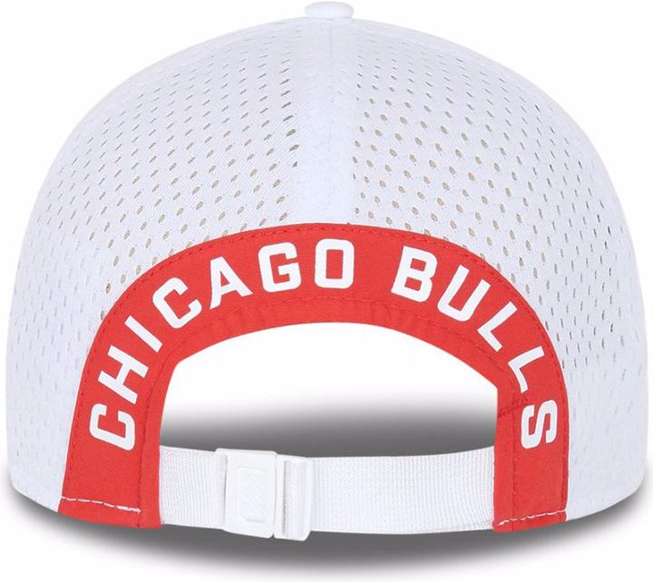 Actual product image New Era 9Forty Team Arch Chicago Bulls (One size)