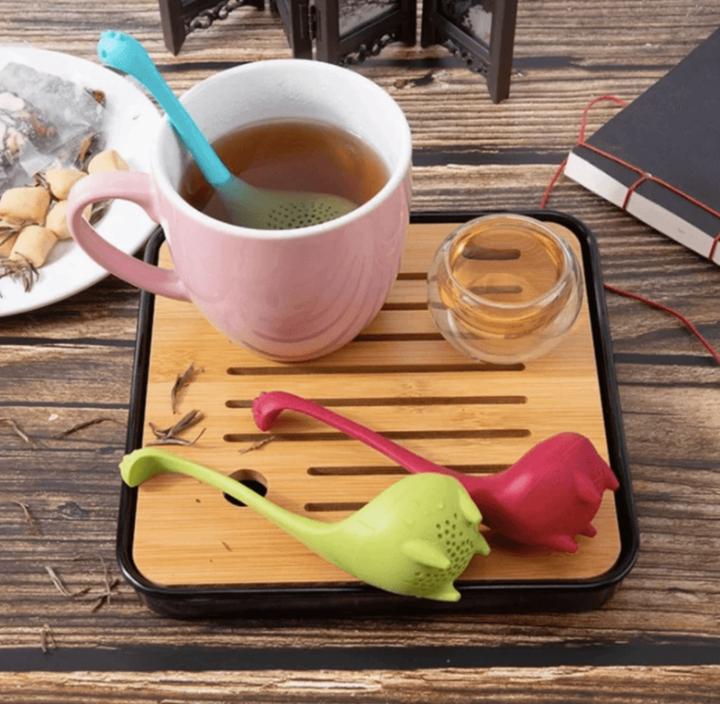 Actual product image Ototo Baby Nessie tea strainer and tea filter with handle green
