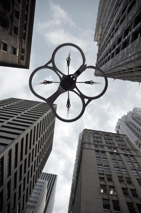 Produktbild Parrot AR Drone 2.0 (12 min)