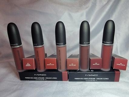 Image du produit MAC Cosmetics Powder Kiss Liquid Lipcolour (L'amour brûlant)