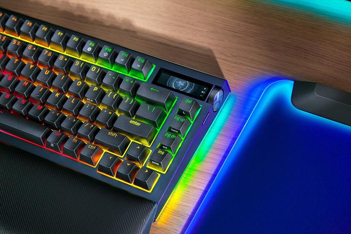 Produktbild Razer BlackWidow V4 Pro (Eng. Int., Kabellos, Kabelgebunden)