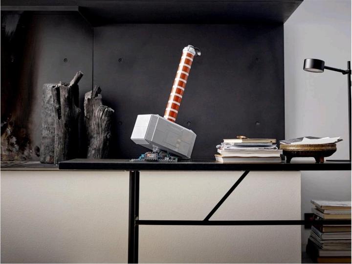 Actual product image LEGO Thor's hammer (76209, LEGO Rare Sets, LEGO Marvel)