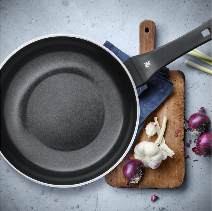 Produktbild WMF CeraDur Plus (28 cm, Wok Pfanne, Aluminiumguss)