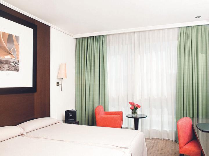 Immagine prodotto Smartbox Breve vacanza in un hotel 3* o 4* in Spagna (2 pers.)