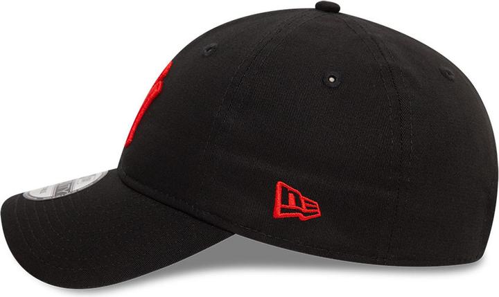 Actual product image New Era 9Twenty Casual Cap - New York Yankees Black / Red (One size)