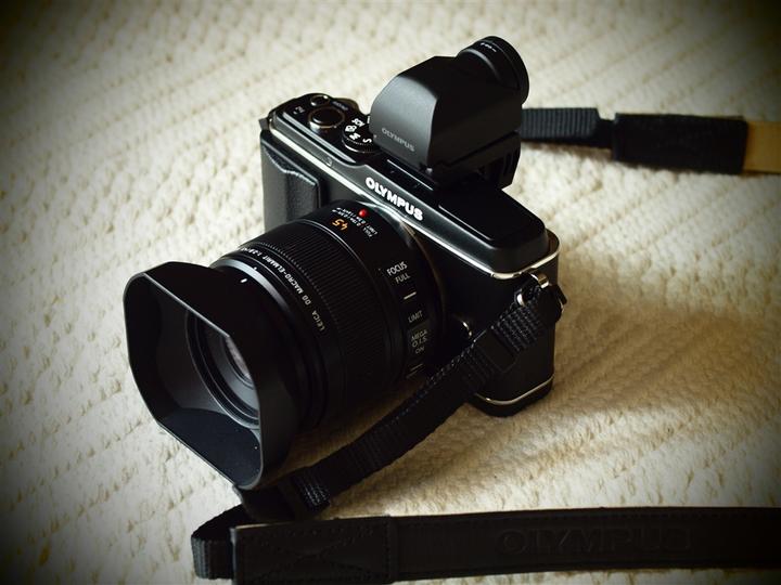 Produktbild Panasonic 45mm f/2.8 Leica DG Macro Elmarit Mega OIS (Micro Four Thirds, Micro Four Thirds)