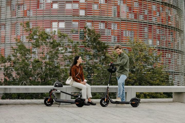 Produktbild Segway-Ninebot F2 PRO E (25 km/h, 55 km, 450 W)