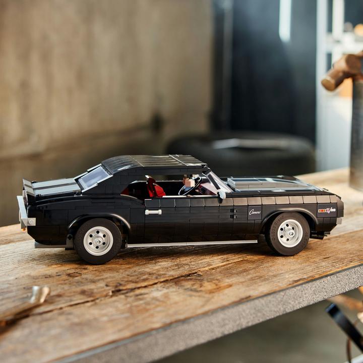 Image du produit LEGO Chevrolet Camaro Z28 (10304, LEGO difficiles à trouver)