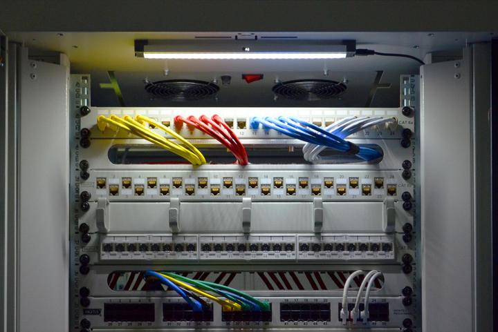 Immagine prodotto Digitus Illuminazione a LED per reti e server rack 220V 25mA 270lm 6000K LED Supporto magnetico