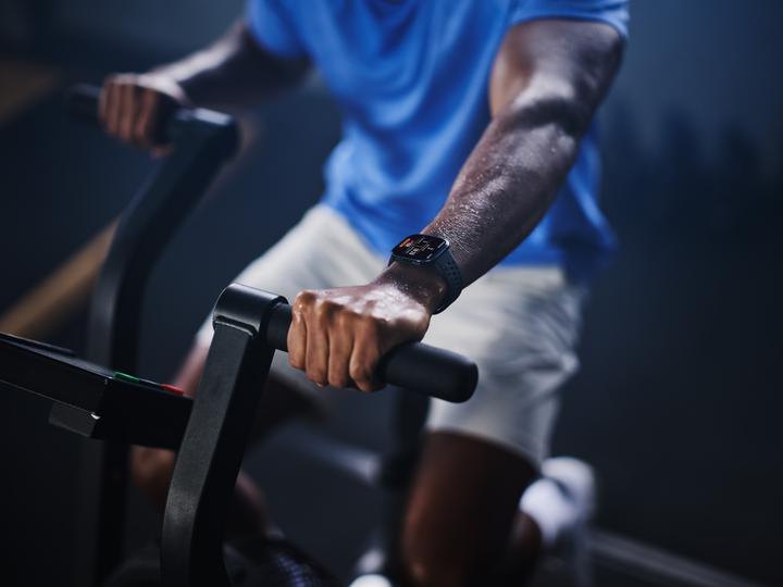 Actual product image Amazfit BIP 6, BLACK