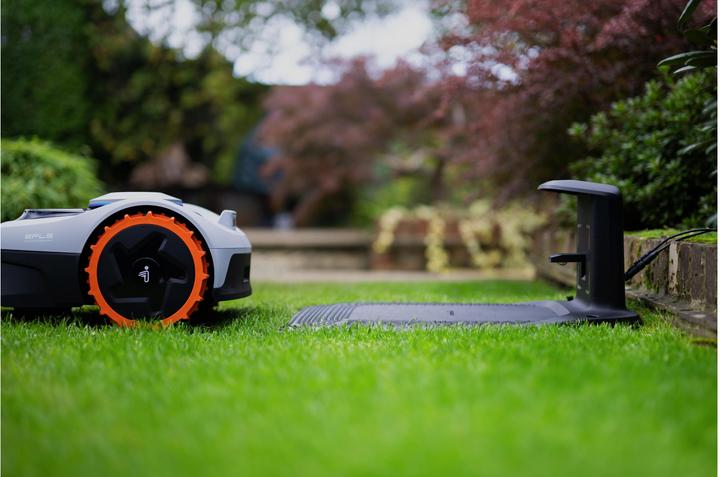 Produktbild Segway-Navimow i105E (500 m², Ohne Begrenzungskabel)