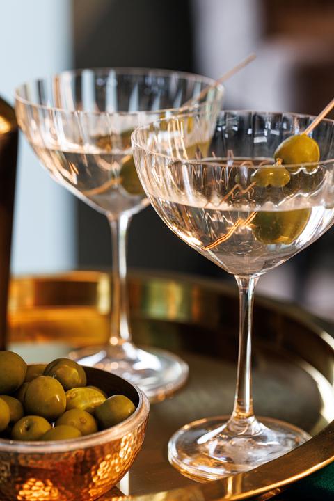 Image du produit Mikasa Treviso Crystal Coupe Glasses, Set of 4, 300ml (0.30 l, 4 x)