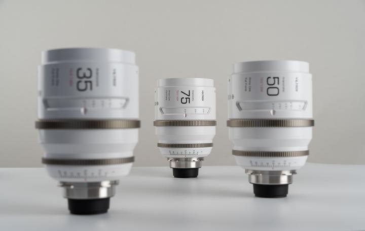 Immagine prodotto Viltrox SET di lenti anamorfiche 35/50/75 mm T2.0 1.33X con attacco PL (L-mount, Full-frame)