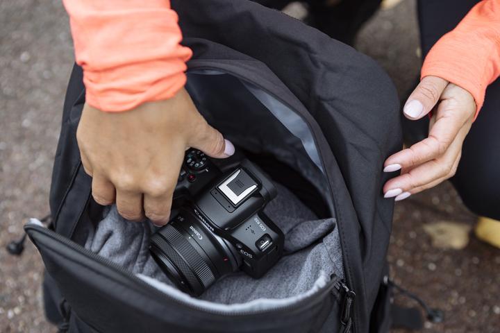 Actual product image Canon EOS R50 Kit (EU) (18 - 45 mm, 24.20 Mpx, APS-C / DX)