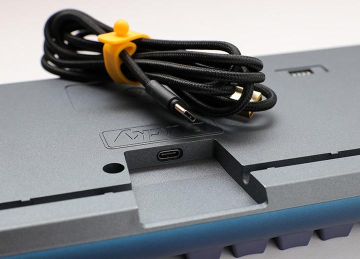 Actual product image Ducky One 3 Daybreak TKL (DE, Cable)