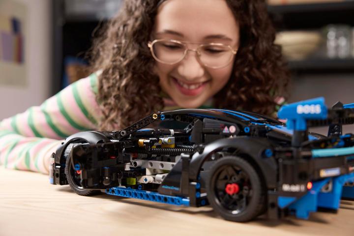 Actual product image LEGO Porsche GT4 (42176, LEGO Technic)