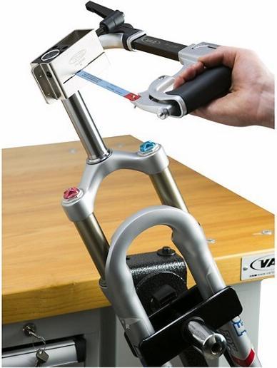 Actual product image VAR Guide Lame de Scie Réglable pour Pivot de Fourche