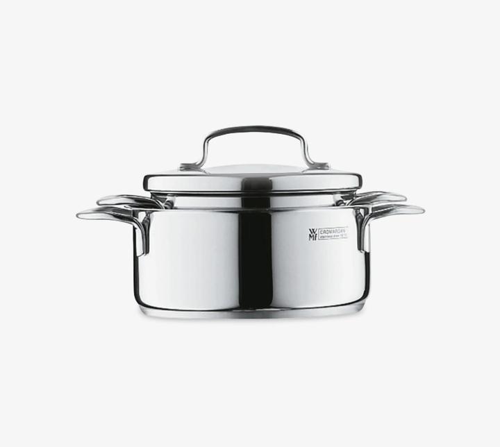 Produktbild WMF Kochtopf Bratentopf Induktion 14cm klein Metalldeckel 0,9l Mini Edelstahl (14 cm, Bräter + Schmortopf, Kochtopf, Edelstahl)