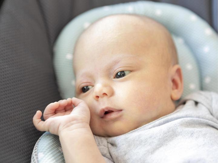 Actual product image 4moms Newborn application