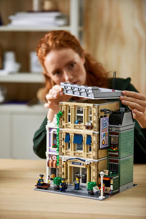 Actual product image LEGO Police Station (10278, LEGO Creator Expert, LEGO Rare Sets)