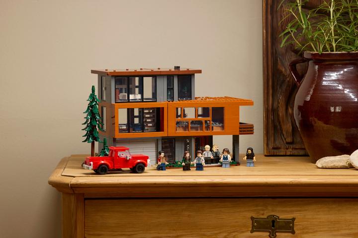 Actual product image LEGO Das Haus der Cullens aus Twilight (21354, LEGO Ideas, LEGO Rare Sets)