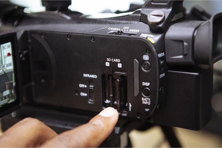 Produktbild Canon XA60 (21.14 Mpx, 30p, 20 x)