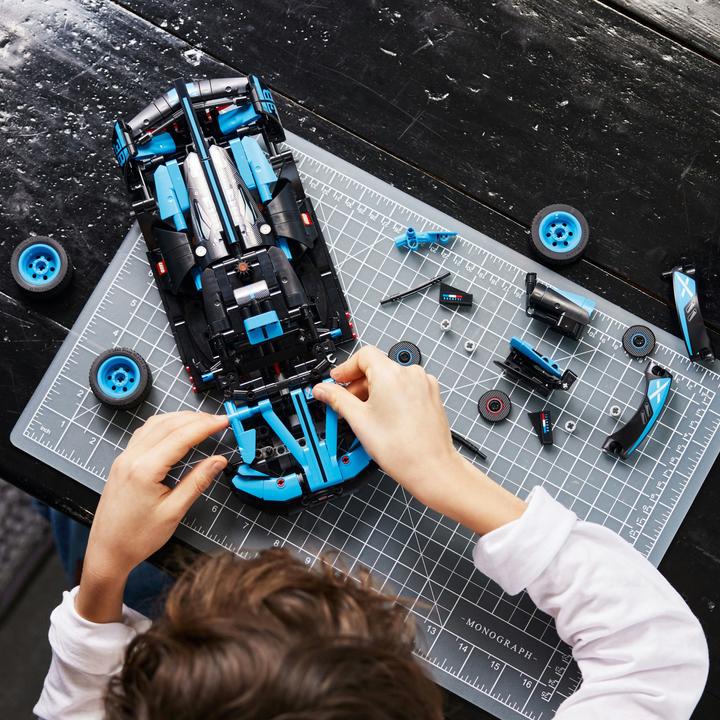 Actual product image LEGO Technic Bugatti Bolide Agile Blue (42162, LEGO Technic)