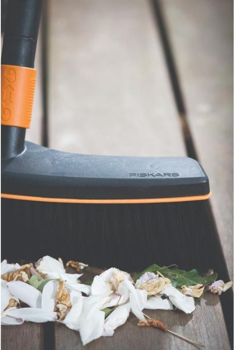 Immagine prodotto Fiskars Scopa di strada (1 pz.)