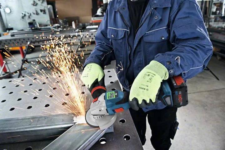 Produktbild Bosch Professional GWS 18V-15 SC (125 mm)
