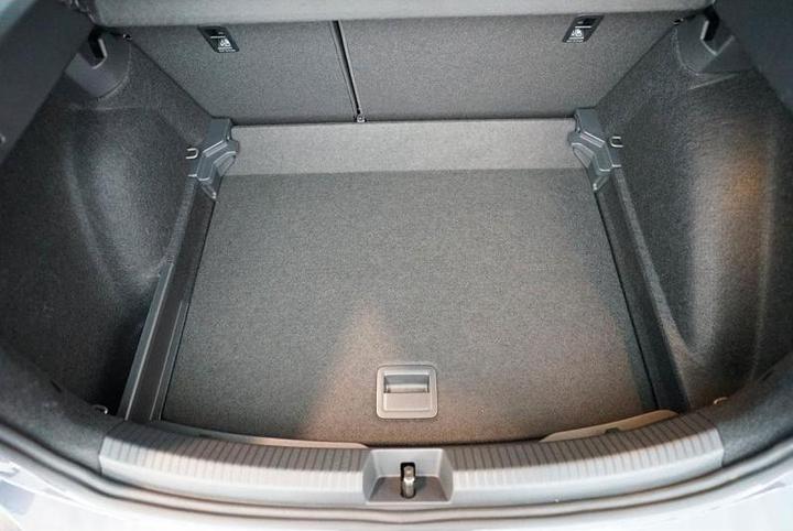 Produktbild Aristar Kofferraumwanne für VW Taigo ab 09.2021- (vertiefte Ladefläche)