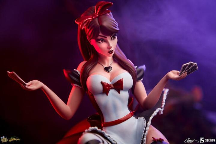 Produktbild Sideshow Fairytale Fantasies Collection “Alice in Wonderland” Game of Hearts Edition Statue