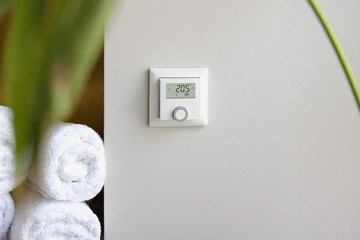 Actual product image Bosch Smart Home Smart Home room thermostat