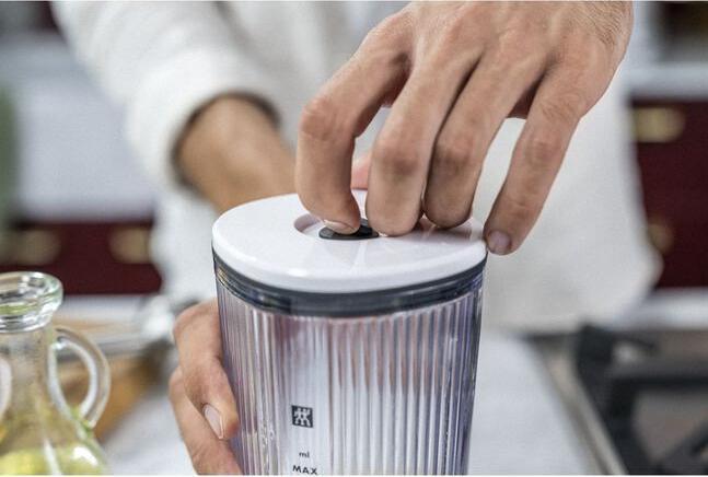 Image du produit Zwilling Enfinigy mixeur plongeant avec gobelet et couvercle à vide argenté