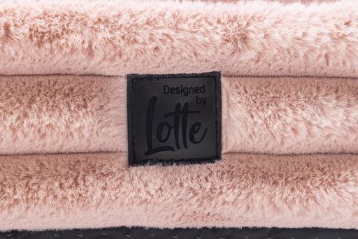 Productafbeelding Designed by Lotte Reza ligkussen (Hond)