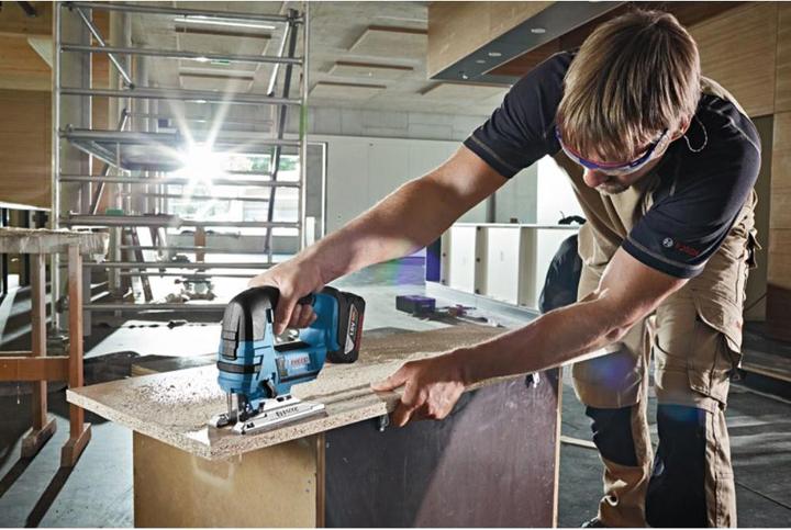 Produktbild Bosch Professional GST 18V-LI B